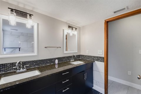 Casa en venta en Spring Hill, Florida, 3 dormitorios, 202.43 m2 № 2345428 - foto 26