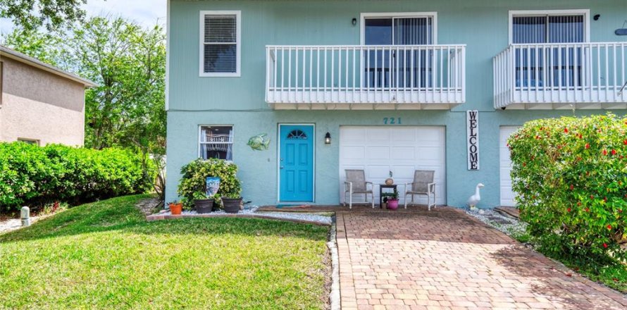 House in New Smyrna Beach, Florida 3 bedrooms, 149.39 sq.m. № 1765649