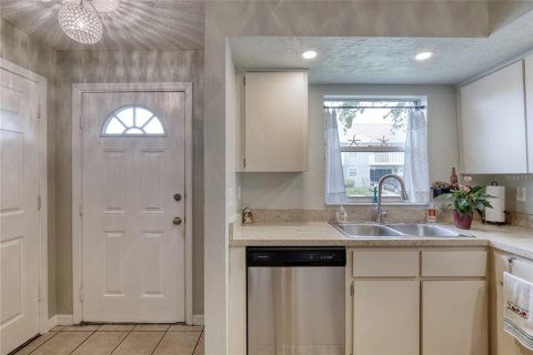 House in New Smyrna Beach, Florida 3 bedrooms, 149.39 sq.m. № 1765649 - photo 7