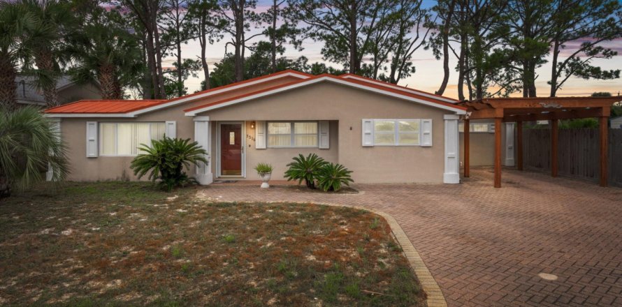 House in Panama City Beach, Florida 3 bedrooms, 147.9 sq.m. № 562597