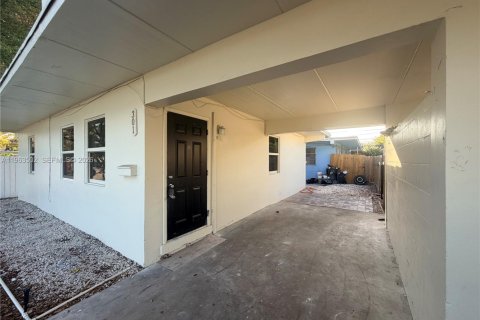 Casa en alquiler en Fort Lauderdale, Florida, 2 dormitorios, 166.48 m2 № 2025330 - foto 8