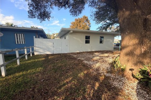 Casa en alquiler en Fort Lauderdale, Florida, 2 dormitorios, 166.48 m2 № 2025330 - foto 5