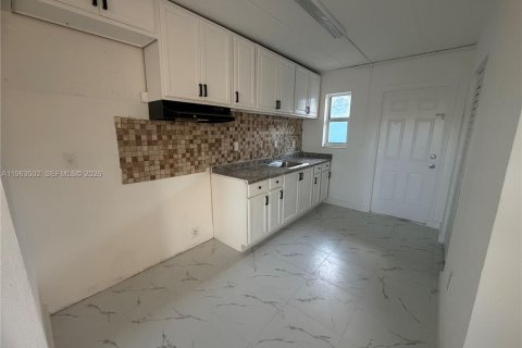 Casa en alquiler en Fort Lauderdale, Florida, 2 dormitorios, 166.48 m2 № 2025330 - foto 12