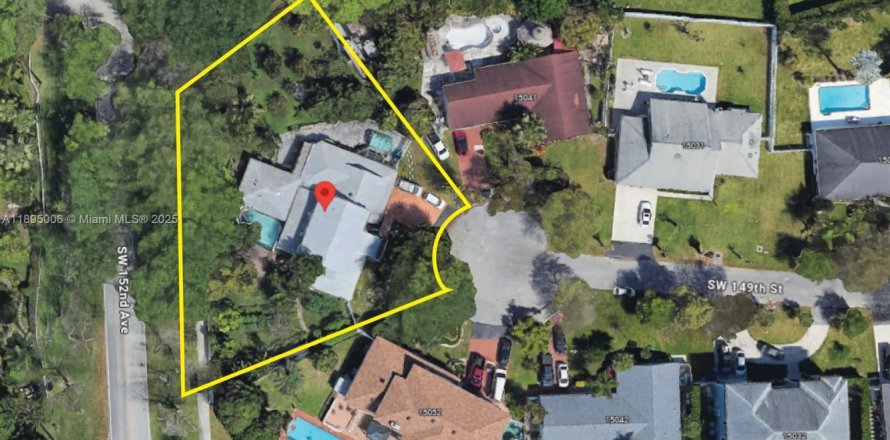 House in Miami, Florida 5 bedrooms, 422.61 sq.m. № 1953117