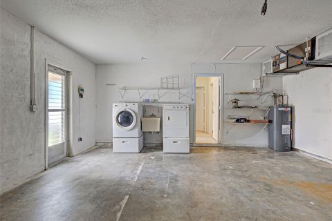 House in Venice, Florida 2 bedrooms, 119.66 sq.m. № 2217377 - photo 25