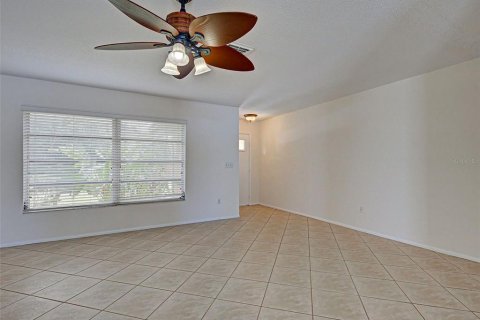 House in Venice, Florida 2 bedrooms, 119.66 sq.m. № 2217377 - photo 13