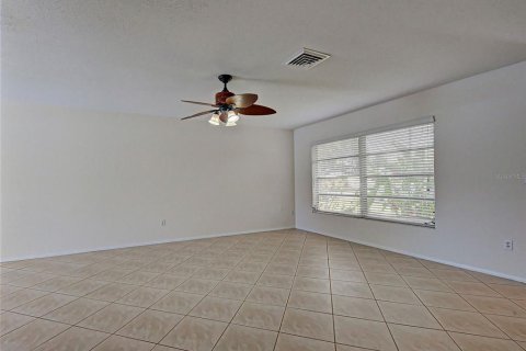 House in Venice, Florida 2 bedrooms, 119.66 sq.m. № 2217377 - photo 12
