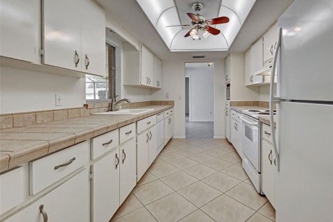 House in Venice, Florida 2 bedrooms, 119.66 sq.m. № 2217377 - photo 27