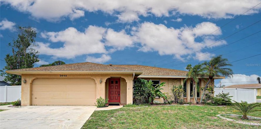 House in Venice, Florida 2 bedrooms, 119.66 sq.m. № 2217377