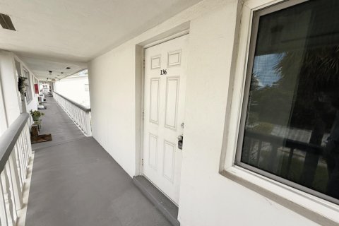 Снять в аренду кондоминиум в Уэст-Палм-Бич, Флорида 3 комнаты, 79.71м2, № 2241740 - фото 11