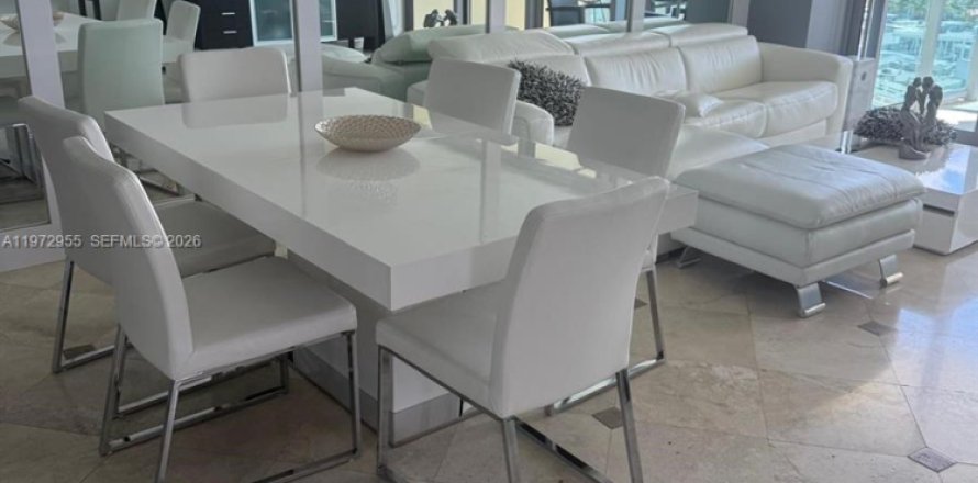 Condominio en Miami Beach, Florida, 2 dormitorios № 2033100