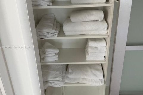 Condominio en alquiler en Miami Beach, Florida, 2 dormitorios, 127.28 m2 № 2033100 - foto 6