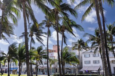 Condominio en alquiler en Miami Beach, Florida, 2 dormitorios, 127.28 m2 № 2033100 - foto 17