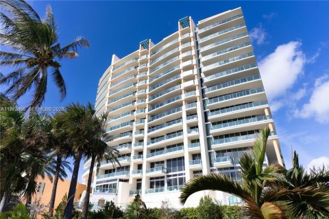 Condominio en alquiler en Miami Beach, Florida, 2 dormitorios, 127.28 m2 № 2033100 - foto 16