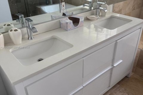 Condominio en alquiler en Miami Beach, Florida, 2 dormitorios, 127.28 m2 № 2033100 - foto 7