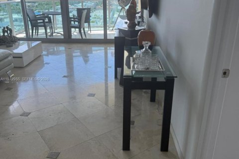 Condominio en alquiler en Miami Beach, Florida, 2 dormitorios, 127.28 m2 № 2033100 - foto 3