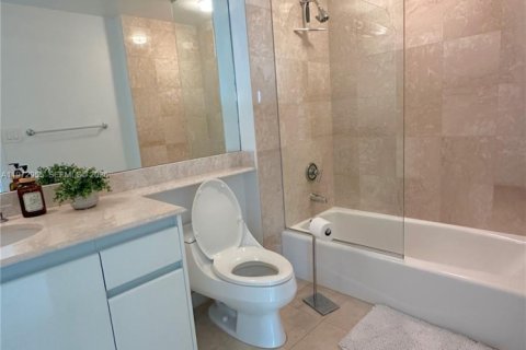 Снять в аренду кондоминиум в Майами-Бич, Флорида 1 спальня, 127.28м2, № 2033100 - фото 14