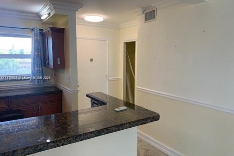 Copropriété à louer à Hallandale Beach, Floride: 2 chambres, 101.45 m2 № 2013470 - photo 4