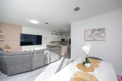 Adosado en venta en Homestead, Florida, 4 dormitorios, 169.73 m2 № 2027269 - foto 25