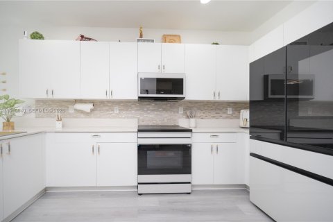 Adosado en venta en Homestead, Florida, 4 dormitorios, 169.73 m2 № 2027269 - foto 17