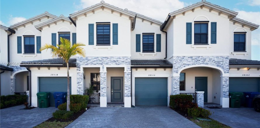 Adosado en Homestead, Florida 4 dormitorios, 169.73 m2 № 2027269