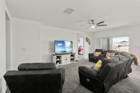 House in Groveland, Florida 4 bedrooms, 194.35 sq.m. № 1574438 - photo 18