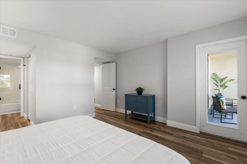 Condo in South Pasadena, Florida, 1 bedroom  № 2202476 - photo 28