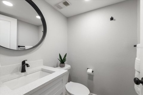 Condo in South Pasadena, Florida, 1 bedroom  № 2202476 - photo 17
