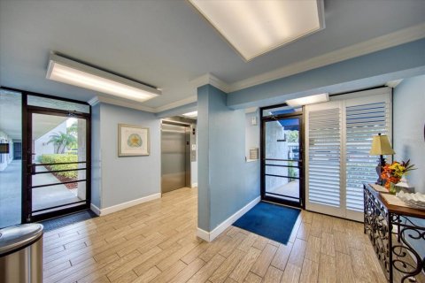 Condo in South Pasadena, Florida, 1 bedroom  № 2202476 - photo 4