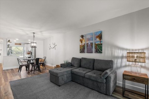 Condo in South Pasadena, Florida, 1 bedroom  № 2202476 - photo 24