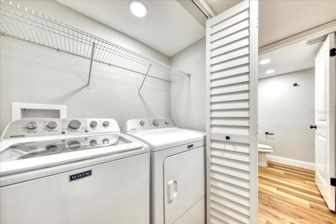 Condo in South Pasadena, Florida, 1 bedroom  № 2202476 - photo 16