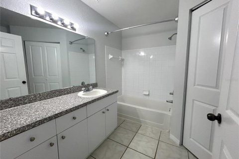 Condominio en alquiler en Orlando, Florida, 2 dormitorios, 115.94 m2 № 2284792 - foto 9
