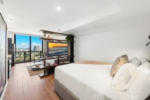 Studio in the Condo in Miami, Florida  № 2086567