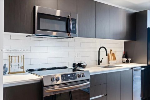 Condo in Miami, Florida  № 2086567 - photo 2