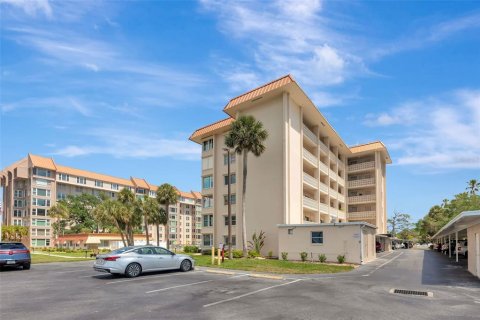 Condominio en Dunedin, Florida, 2 dormitorios № 2206026