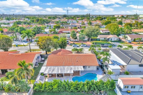 Купить виллу или дом в Майами, Флорида 6 спален, 176.7м2, № 2039435 - фото 29