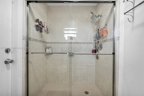 Купить виллу или дом в Майами, Флорида 6 спален, 176.7м2, № 2039435 - фото 17