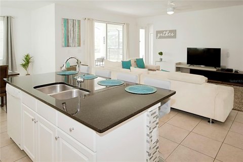 Villa ou maison à vendre à Kissimmee, Floride: 6 chambres, 284.93 m2 № 1662595 - photo 5