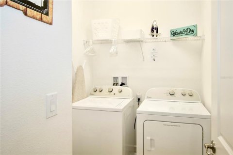Casa en venta en Kissimmee, Florida, 6 dormitorios, 284.93 m2 № 1662595 - foto 26