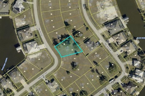 Land in Cape Coral, Florida № 2381307 - photo 2