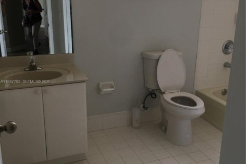 Снять в аренду виллу или дом в Майами, Флорида 4 спальни, 246.19м2, № 2051167 - фото 15