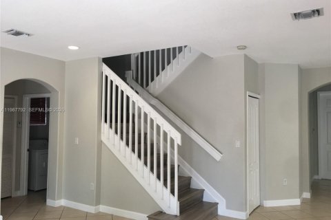 Снять в аренду виллу или дом в Майами, Флорида 4 спальни, 246.19м2, № 2051167 - фото 3