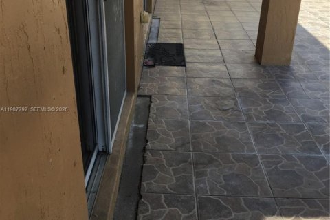 Снять в аренду виллу или дом в Майами, Флорида 4 спальни, 246.19м2, № 2051167 - фото 17