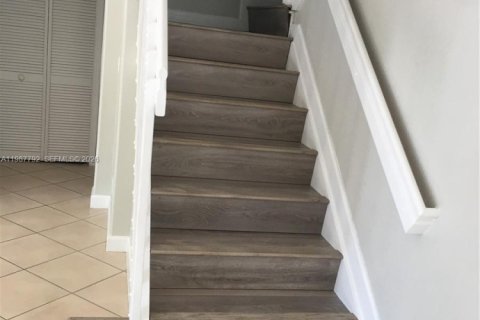 Снять в аренду виллу или дом в Майами, Флорида 4 спальни, 246.19м2, № 2051167 - фото 6