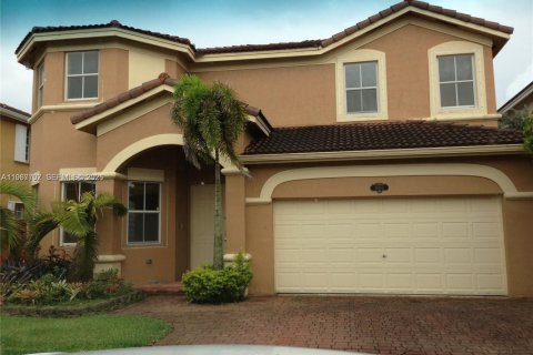 Дом в Майами, Флорида 4 спальни, 246.19м2 № 2051167