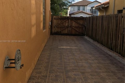 Снять в аренду виллу или дом в Майами, Флорида 4 спальни, 246.19м2, № 2051167 - фото 20