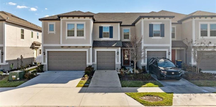 Adosado en Wesley Chapel, Florida 3 dormitorios, 148.36 m2 № 2150846