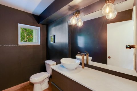 Снять в аренду виллу или дом в Ки-Бискейн, Флорида 5 спален, 205.87м2, № 1955217 - фото 7