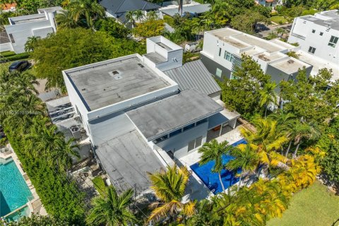 Снять в аренду виллу или дом в Ки-Бискейн, Флорида 5 спален, 205.87м2, № 1955217 - фото 21