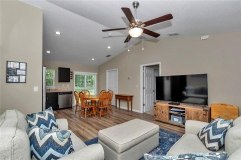 House in Ocala, Florida 3 bedrooms, 95.88 sq.m. № 1882928 - photo 4